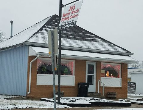 Jo's Beauty World, beauty salon in Ottumwa, IA